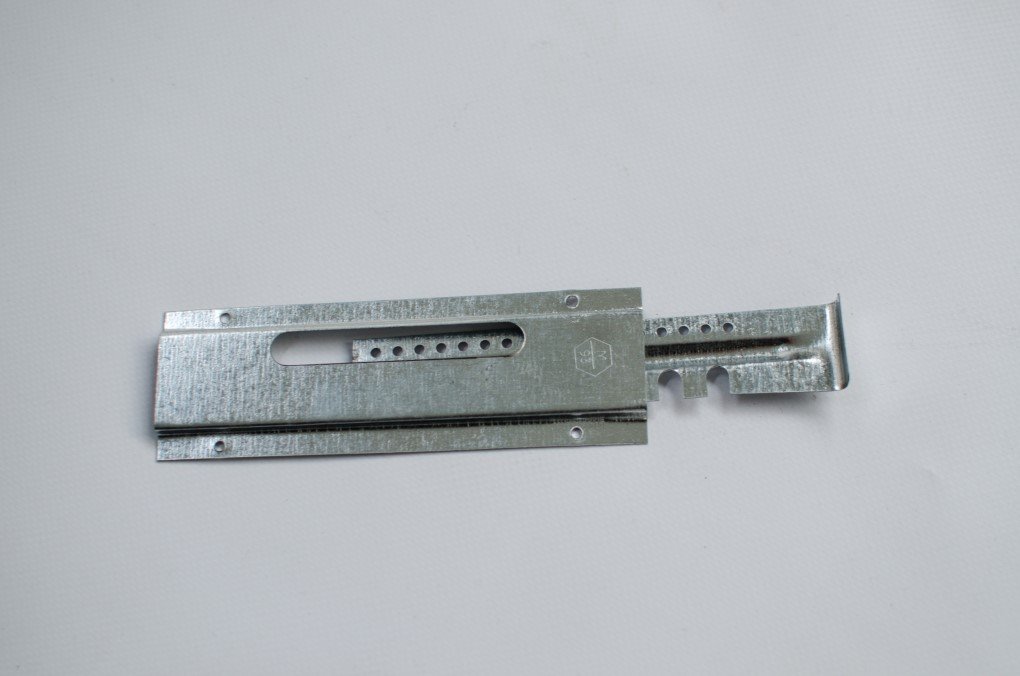 Bariera de întrare cu 2 elemente superioare 45x145 mm, din oțel galvanizat